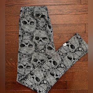 RARE Renegade ONE SIZE Sweetlegs Leggings
